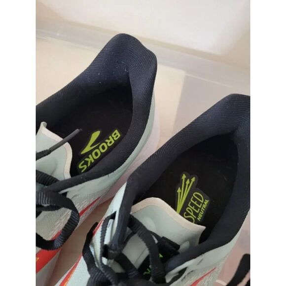 Size 11 - Brooks Launch 9 Blue Surf Cherry Tomato - Picture 11 of 12
